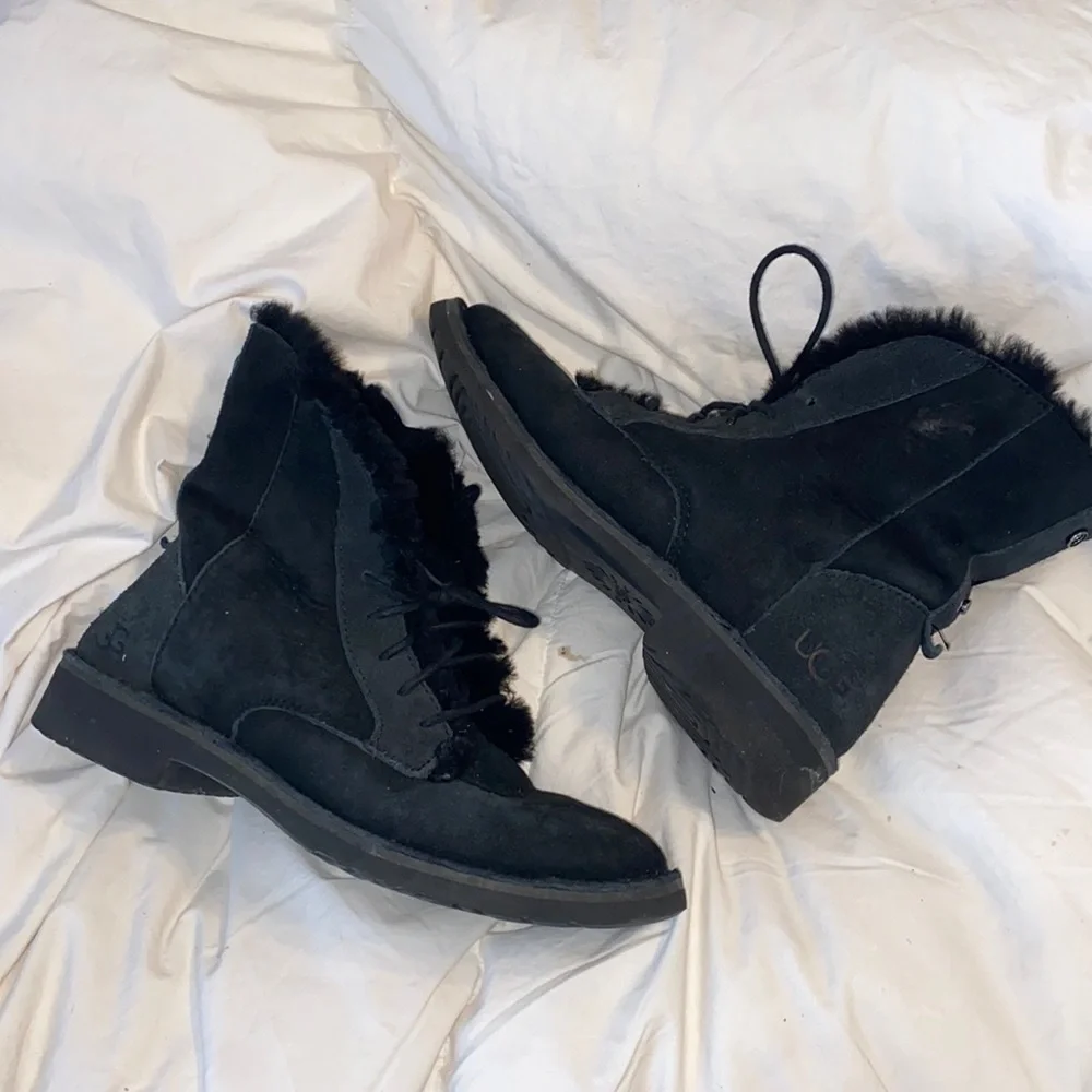 UGG Quincy black suede boots size 5 1/2